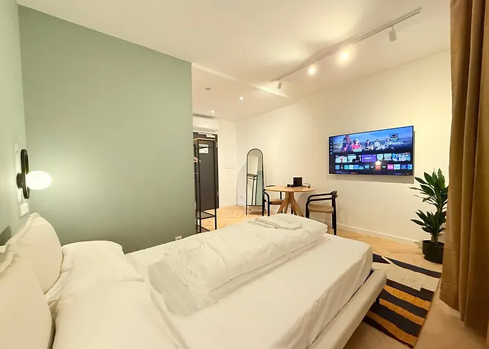 Stayzz By Homyzz Aparthotel